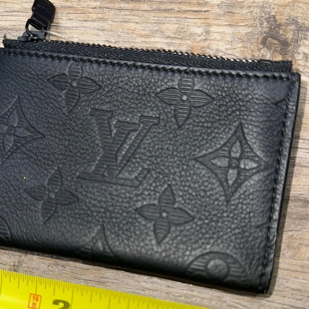 Louis Vuitton Men’s Zip Coin Card Holder
